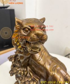 Tượng Hổ Đứng Bệ Đá Cây Tùng Bằng Đồng Hun Cao 32cm