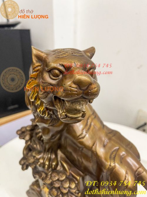 Tượng Hổ Đứng Bệ Đá Cây Tùng Bằng Đồng Hun Cao 32cm