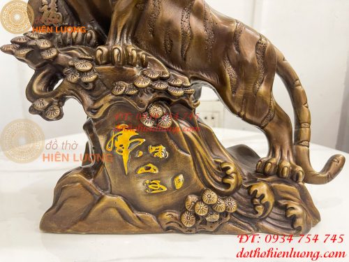 Tượng Hổ Đứng Bệ Đá Cây Tùng Bằng Đồng Hun Cao 32cm