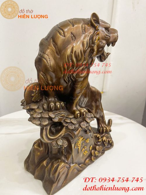 Tượng Hổ Đứng Bệ Đá Cây Tùng Bằng Đồng Hun Cao 32cm