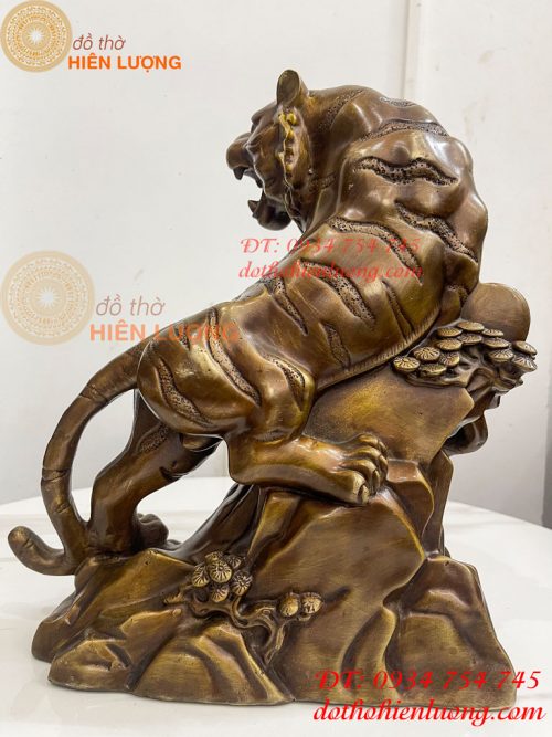 Tượng Hổ Đứng Bệ Đá Cây Tùng Bằng Đồng Hun Cao 32cm