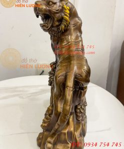 Tượng Hổ Đứng Bệ Đá Cây Tùng Bằng Đồng Hun Cao 32cm