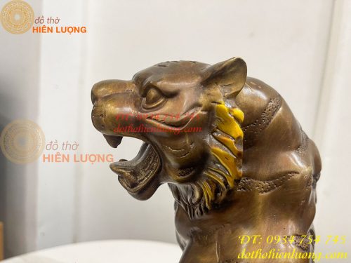 Tượng Hổ Đứng Bệ Đá Cây Tùng Bằng Đồng Hun Cao 32cm