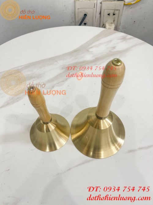 Chuông Lắc Cầm Tay Cán Gỗ Bằng Đồng