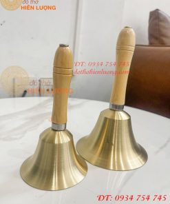 Chuông Lắc Cầm Tay Cán Gỗ Bằng Đồng