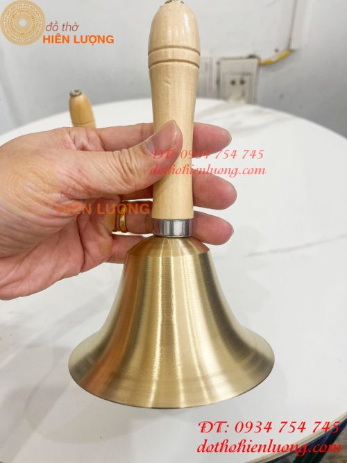 Chuông Lắc Cầm Tay Cán Gỗ Bằng Đồng