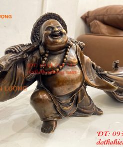 Tượng Di Lặc Kéo Bao Tài Lộc Bằng Đồng Dài 42cm