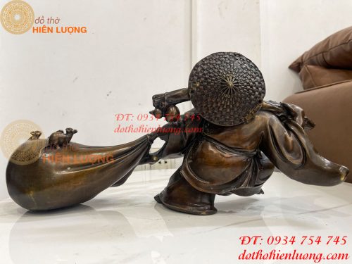 Tượng Di Lặc Kéo Bao Tài Lộc Bằng Đồng Dài 42cm