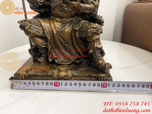 Tượng Quan Công Ngồi Ghế Hổ Đọc Sách Cao 30cm