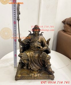 Tượng Quan Công Ngồi Ghế Hổ Đọc Sách Cao 30cm