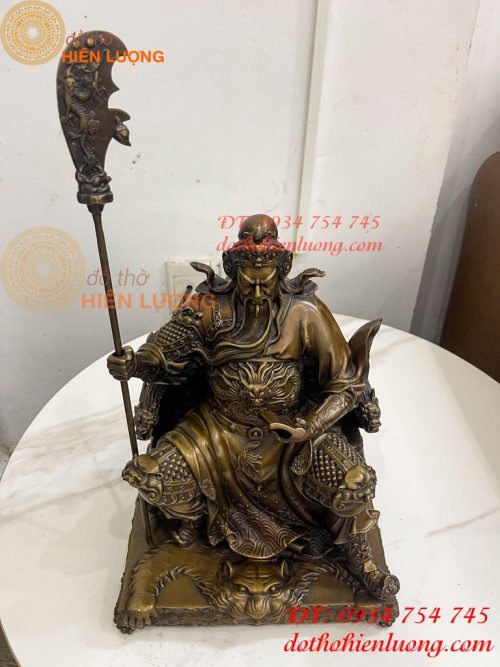 Tượng Quan Công Ngồi Ghế Hổ Đọc Sách Cao 30cm