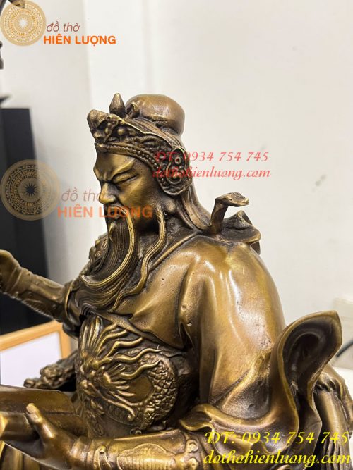 Tượng Quan Công Ngồi Ghế Hổ Đọc Sách Cao 30cm