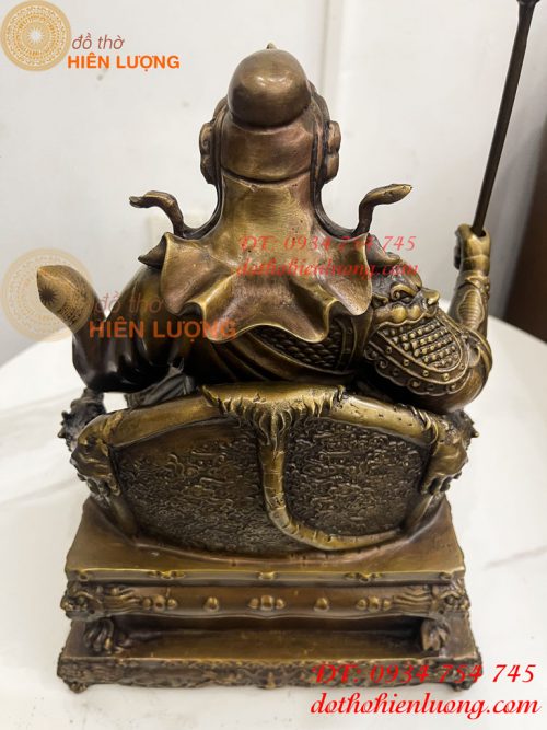 Tượng Quan Công Ngồi Ghế Hổ Đọc Sách Cao 30cm