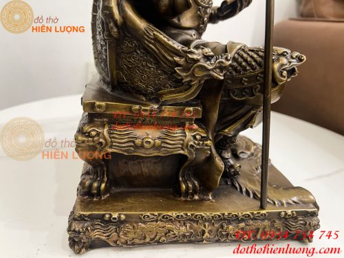 Tượng Quan Công Ngồi Ghế Hổ Đọc Sách Cao 30cm