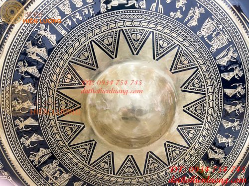 Cồng chiêng Tây nguyên họa tiết hoa văn trống đồng đk 60cm, nặng 8,3kg