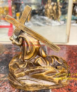 Tượng chúa vác thánh giá bằng đồng hun cao 16cm