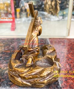 Tượng chúa vác thánh giá bằng đồng hun cao 16cm
