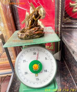 Tượng chúa vác thánh giá bằng đồng hun cao 16cm