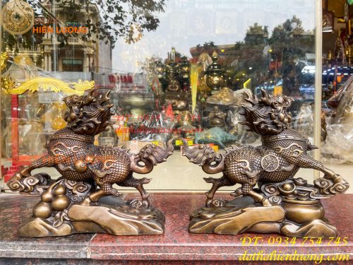 Đôi Hỏa Kỳ Lân Bằng Đồng Ôm Hũ Vàng Và Hồ Lô Cao 30cm
