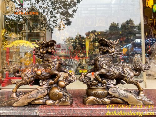 Đôi Hỏa Kỳ Lân Bằng Đồng Ôm Hũ Vàng Và Hồ Lô Cao 30cm
