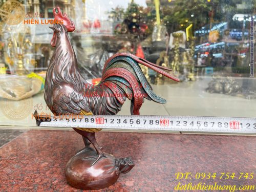 Tượng Gà Trống Bằng Đồng Vẽ Màu Ngũ Sắc Đứng Bao Tiền Cao 30cm