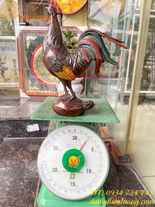 Tượng Gà Trống Bằng Đồng Vẽ Màu Ngũ Sắc Đứng Bao Tiền Cao 30cm