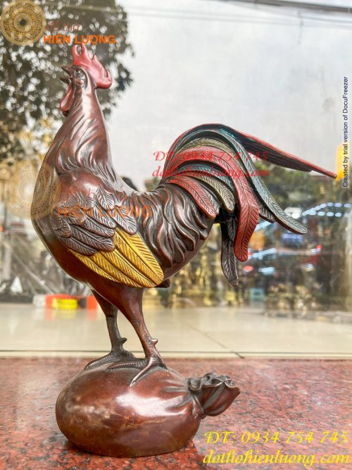 Tượng Gà Trống Bằng Đồng Vẽ Màu Ngũ Sắc Đứng Bao Tiền Cao 30cm