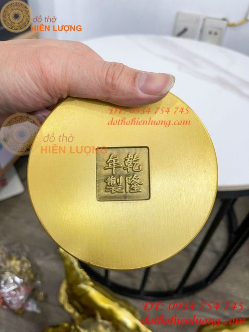 Gạt tàn thuận buồm xuôi gió bằng đồng cao 6cm để phòng khách