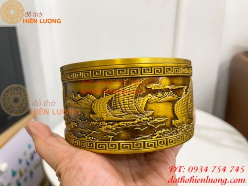 Gạt tàn thuận buồm xuôi gió bằng đồng cao 6cm để phòng khách
