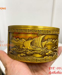Gạt tàn thuận buồm xuôi gió bằng đồng cao 6cm để phòng khách