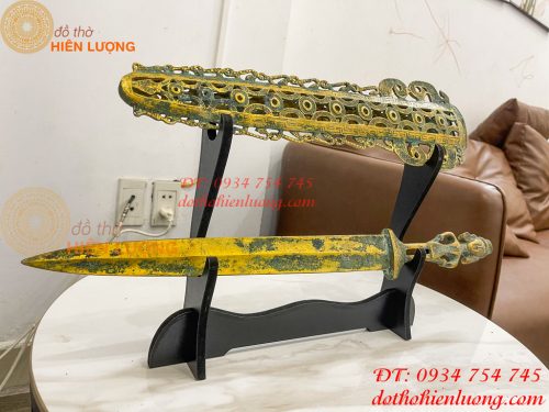 Kiếm Đồng Màu Xanh Giả Cổ Có Vỏ, Chuôi Kiếm Hình Người Dài 63cm