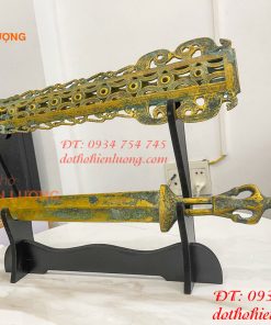 Kiếm Đồng Màu Xanh Giả Cổ Có Vỏ, Chuôi Kiếm Hình Người Dài 63cm