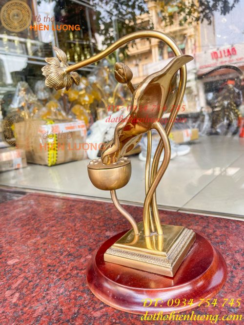 Lư xông trầm hoa sen bằng đồng đúc cao 30cm