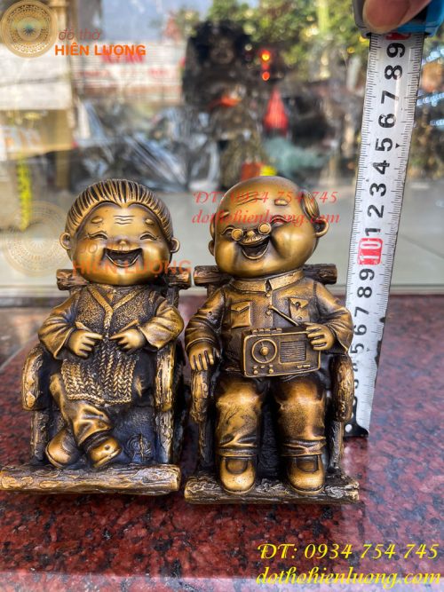 Đôi Tượng Ông Bà Hạnh Phúc Bằng Đồng (DxRxC: 10x7x14cm)