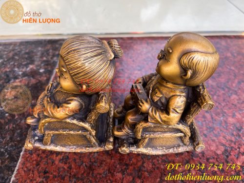 Đôi Tượng Ông Bà Hạnh Phúc Bằng Đồng (DxRxC: 10x7x14cm)
