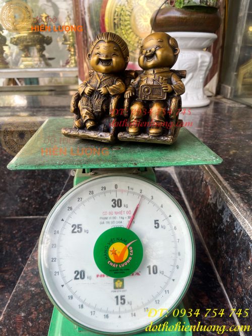Đôi Tượng Ông Bà Hạnh Phúc Bằng Đồng (DxRxC: 10x7x14cm)