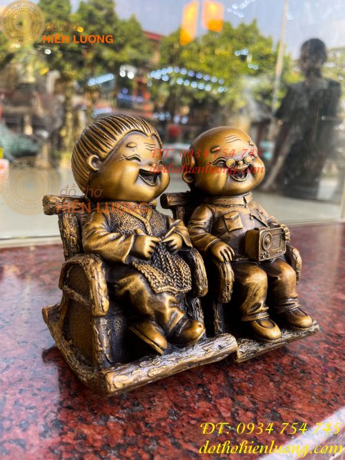 Đôi Tượng Ông Bà Hạnh Phúc Bằng Đồng (DxRxC: 10x7x14cm)