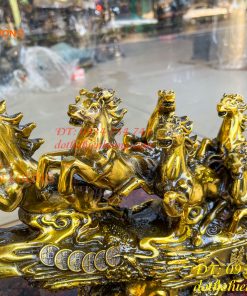 Tượng bát mã phi thiên bằng đồng vàng nặng 13kg