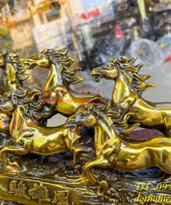 Tượng bát mã phi thiên bằng đồng vàng nặng 13kg