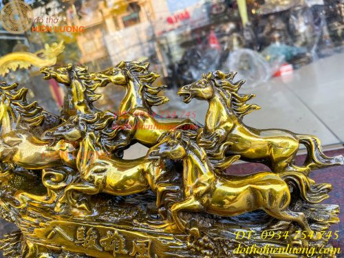 Tượng bát mã phi thiên bằng đồng vàng nặng 13kg