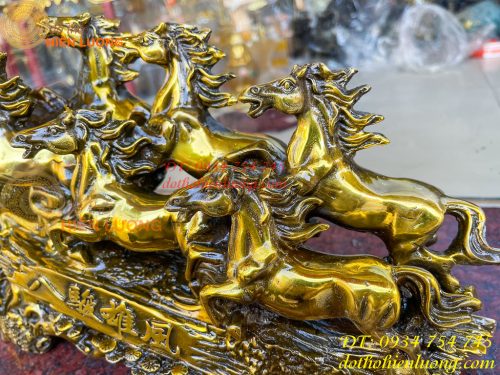 Tượng bát mã phi thiên bằng đồng vàng nặng 13kg