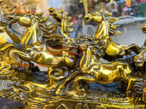 Tượng bát mã phi thiên bằng đồng vàng nặng 13kg