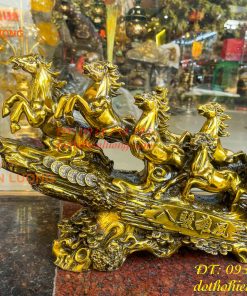Tượng bát mã phi thiên bằng đồng vàng nặng 13kg