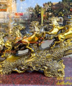 Tượng bát mã phi thiên bằng đồng vàng nặng 13kg