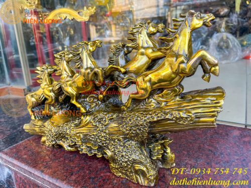Tượng bát mã phi thiên bằng đồng vàng nặng 13kg