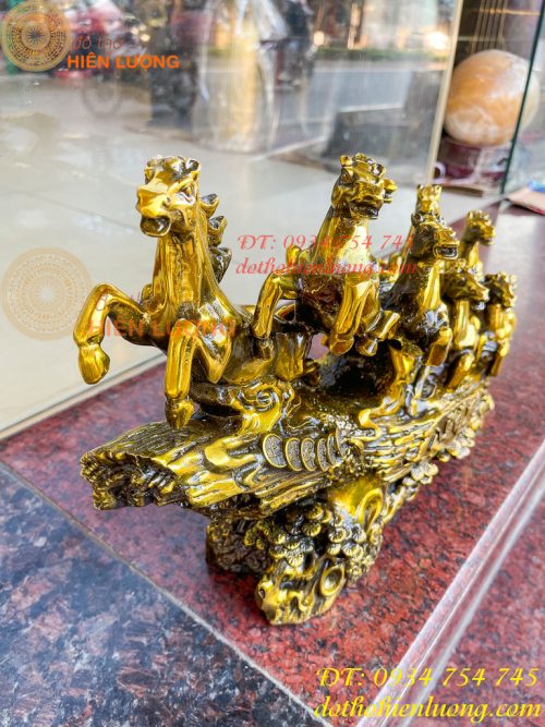 Tượng bát mã phi thiên bằng đồng vàng nặng 13kg