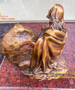 Tượng chúa cầu nguyện bằng đồng hun cao 20cm