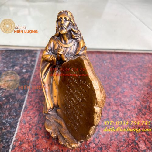 Tượng chúa cầu nguyện bằng đồng hun cao 20cm