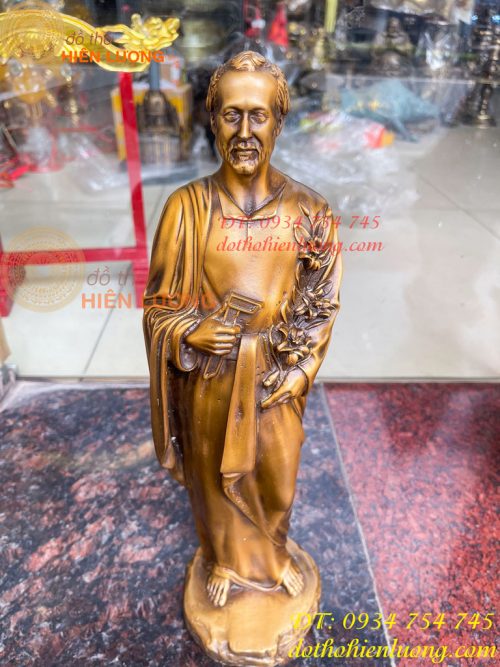Tượng Đức Cha Cầm Hoa Huệ Bằng Đồng Cao 40cm
