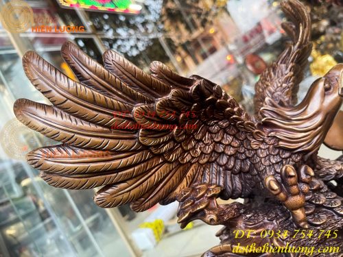 Tượng Đại Bàng Sải Cánh Trên Gốc Cây Tùng Bằng Đồng